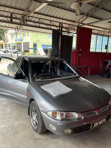 Mann Glass Auto Parit Raja