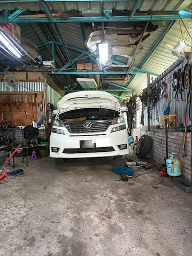 BOB GARAGE CHERY EASTER