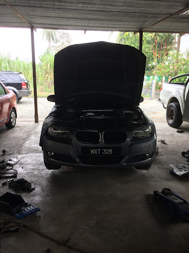 Wira Automotif Garage