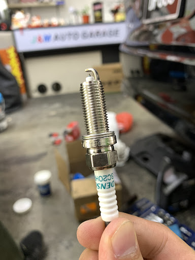 J & M Auto Garage