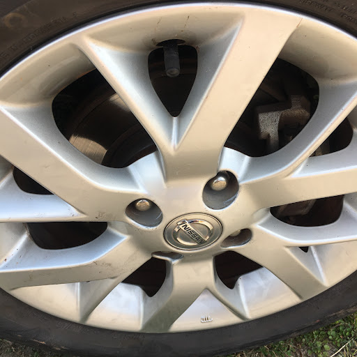 Thong Tyre & Service Centre