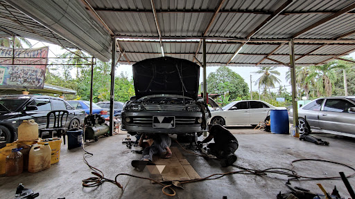 Bengkel Kereta East Garage