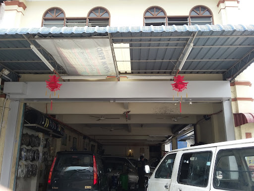 Aun Auto Car Engine Servicing