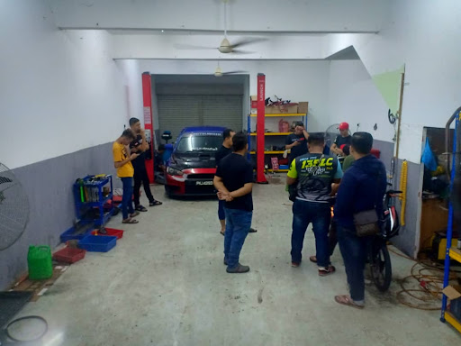 Shifter Autocraft Workshop Garage