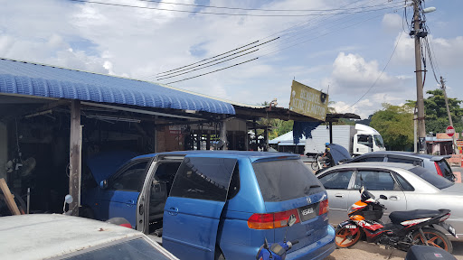 bengkel kereta motor