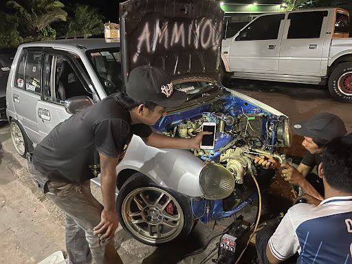 Bengkel bos pusat pengumpulan kereta rosak