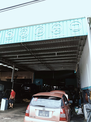 SM CLASSIC AUTO PARTS & SERVICES