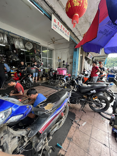 LING'S MOTOR SERVICE