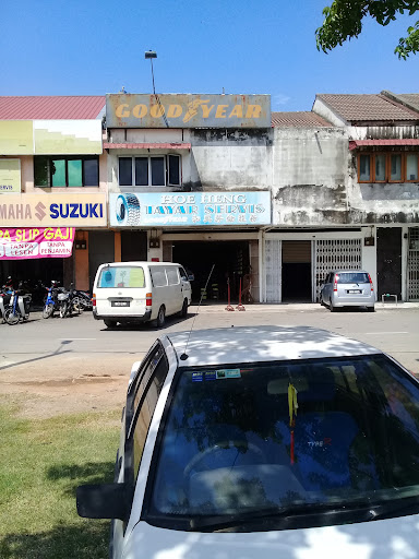 Pusat Servis Kereta Hua Heng