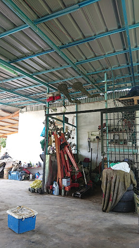 Angah Garage (Pusat Baiki Dan Servis Kereta)