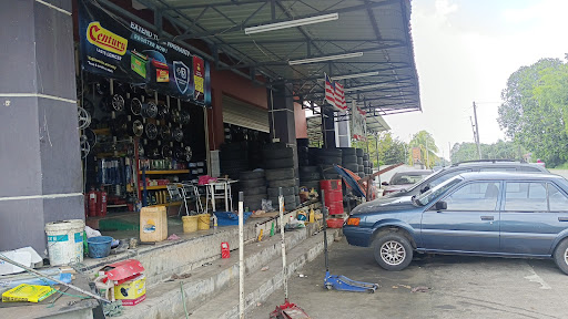 PUSAT SERVIS KERETA, TAYER & RIM