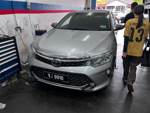 Car motor works Car motor works