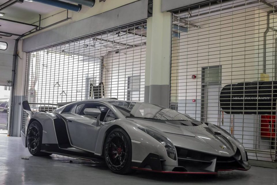 Veneno Garage 1 veneno garage